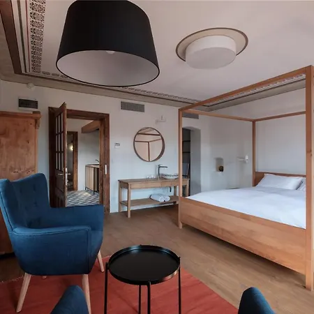 Hotel Almalomb